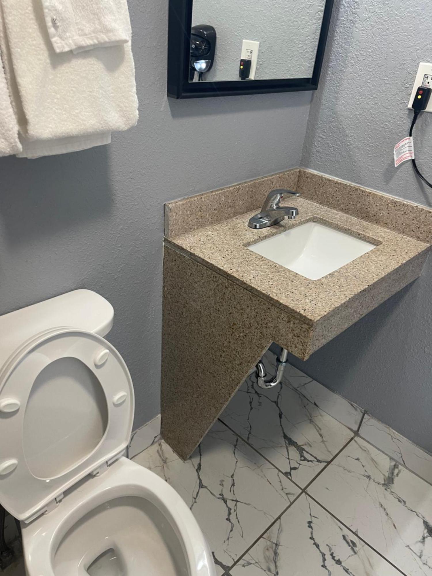 Americas Best Value Inn-Саванна Екстер'єр фото