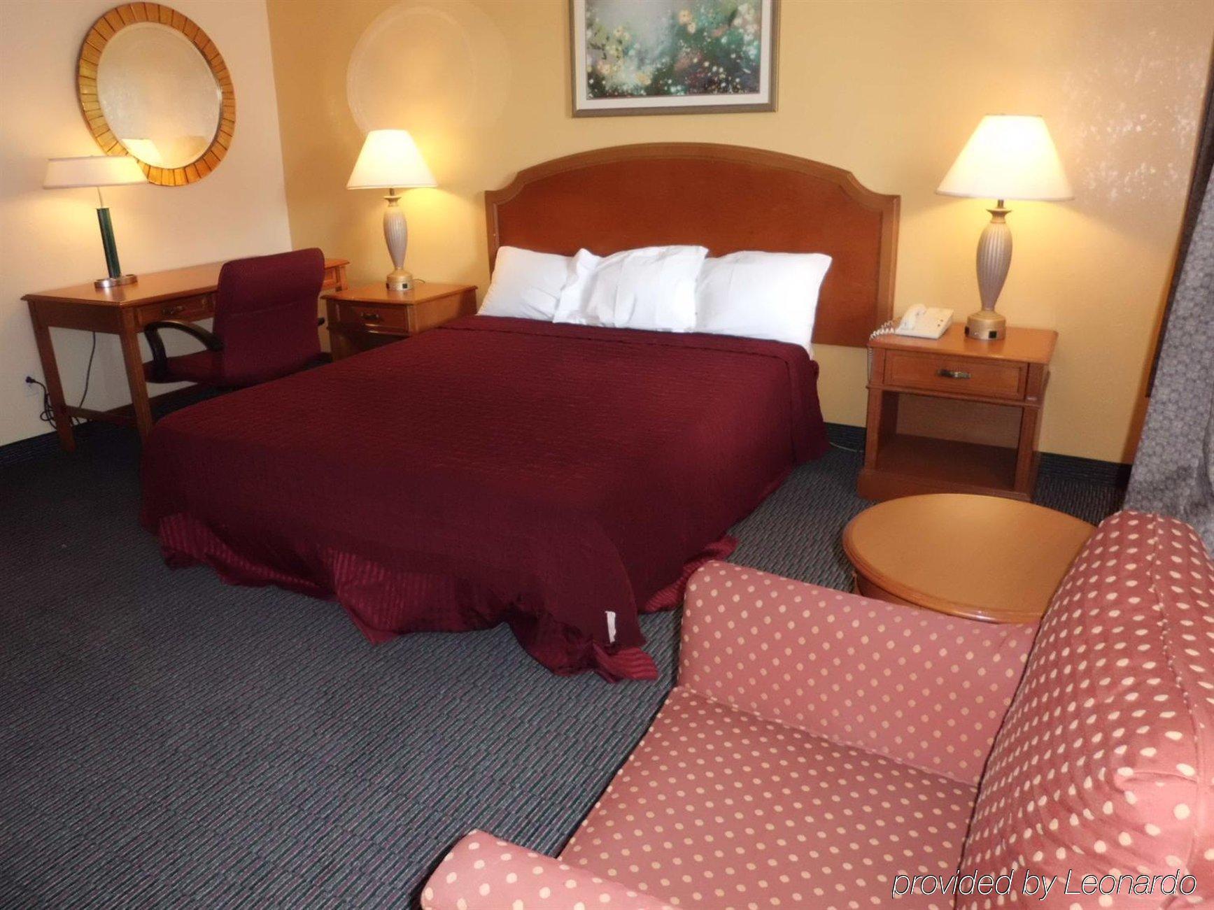 Americas Best Value Inn-Саванна Номер фото